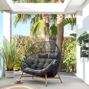 Chairs & Loungers